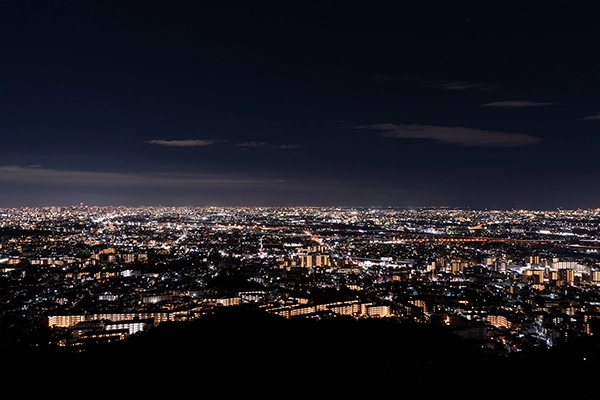 A nightview of the city using long exposure photography